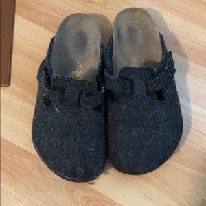 Heather gray Birkenstock’s